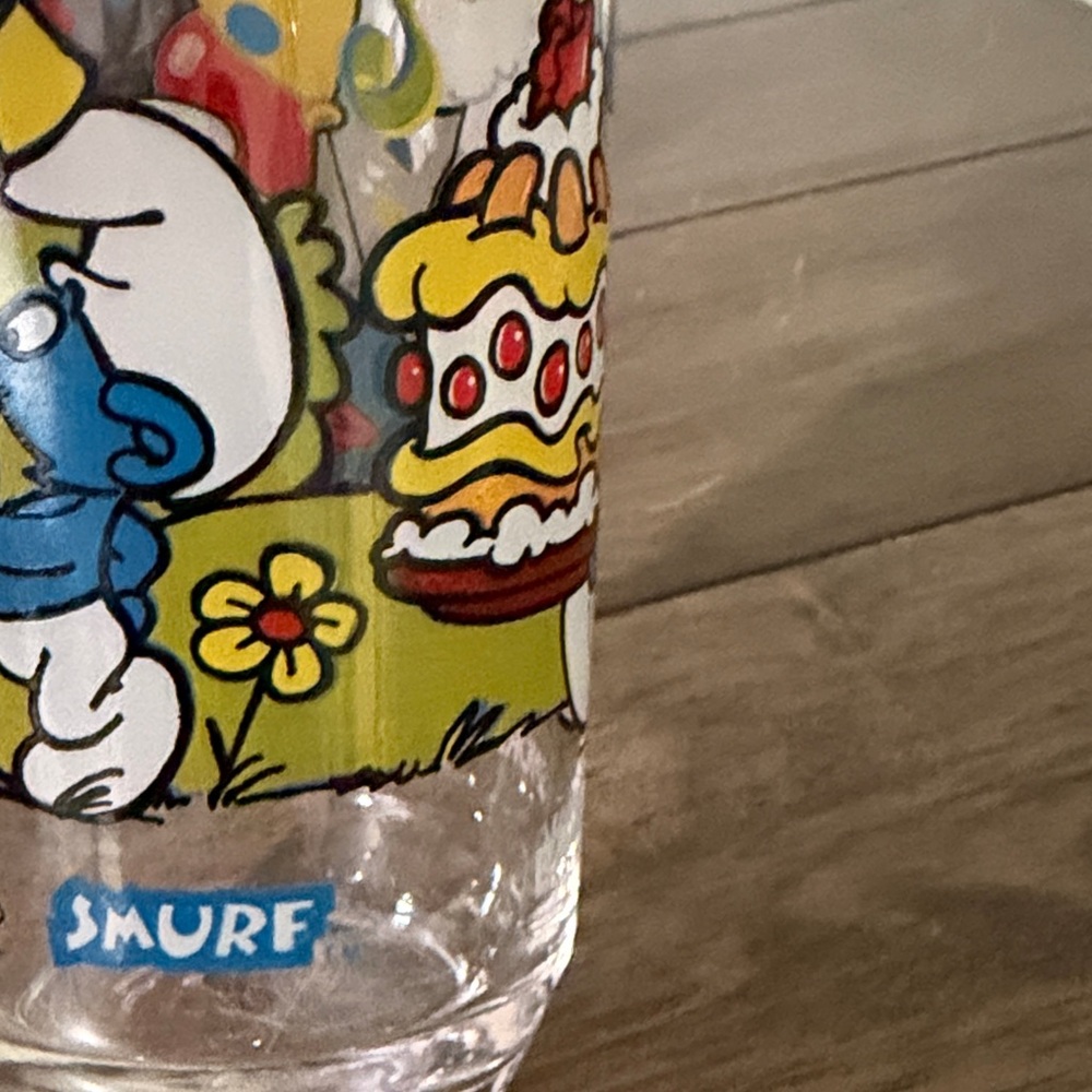 one Smurfs Glass with Baker Smurf Design - Picture 4 of 6